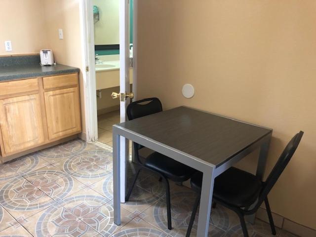 Pinn Road Inn And Suites Lackland Afb And Seaworld San Antonio Bagian luar foto