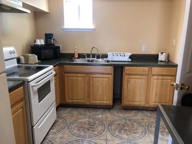 Pinn Road Inn And Suites Lackland Afb And Seaworld San Antonio Bagian luar foto